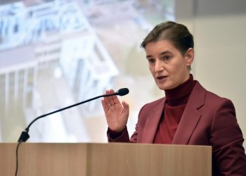 ĐACI PRELAZE NA ONLAJN, VRTIĆI SE ZATVARAJU? Ana Brnabić najavila radikalne mere, ako se SUTRA dogodi OVO
