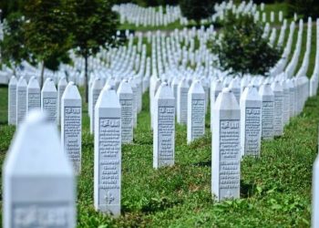 UDRUŽENJA ŽRTAVA: DODIK PONOVO LAŽE I IZNOSI KLEVETE NA RAČUN ŽRTAVA GENOCIDA U SREBRENICI
