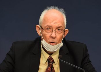 Zaplašivanje Kona: Zaleteli su se kolima na mene, naglo zakočili i trubili