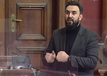Narodni poslanik SDA Sandžaka Enis Imamović tokom replike upristojio premijerku Anu Brnabić (VIDEO)