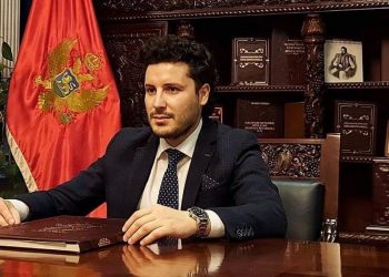 Abazović: Svi građani moraju biti jednaki pred zakonom, to važi i za Mićunovića