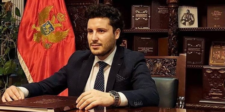 Abazović: Svi građani moraju biti jednaki pred zakonom, to važi i za Mićunovića