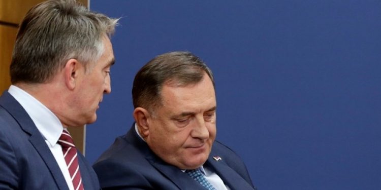 SRAMOTNO PONAŠANJE MILORADA DODIKA: Ne želi izjasniti o angažmanu OSBiH za pružanje pomoći u kampu Lipa