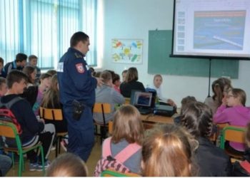 OVO JE SKANDALOZNO: Djevojčici smanjili vladanje u školi jer je slavila Dan državnosti BiH